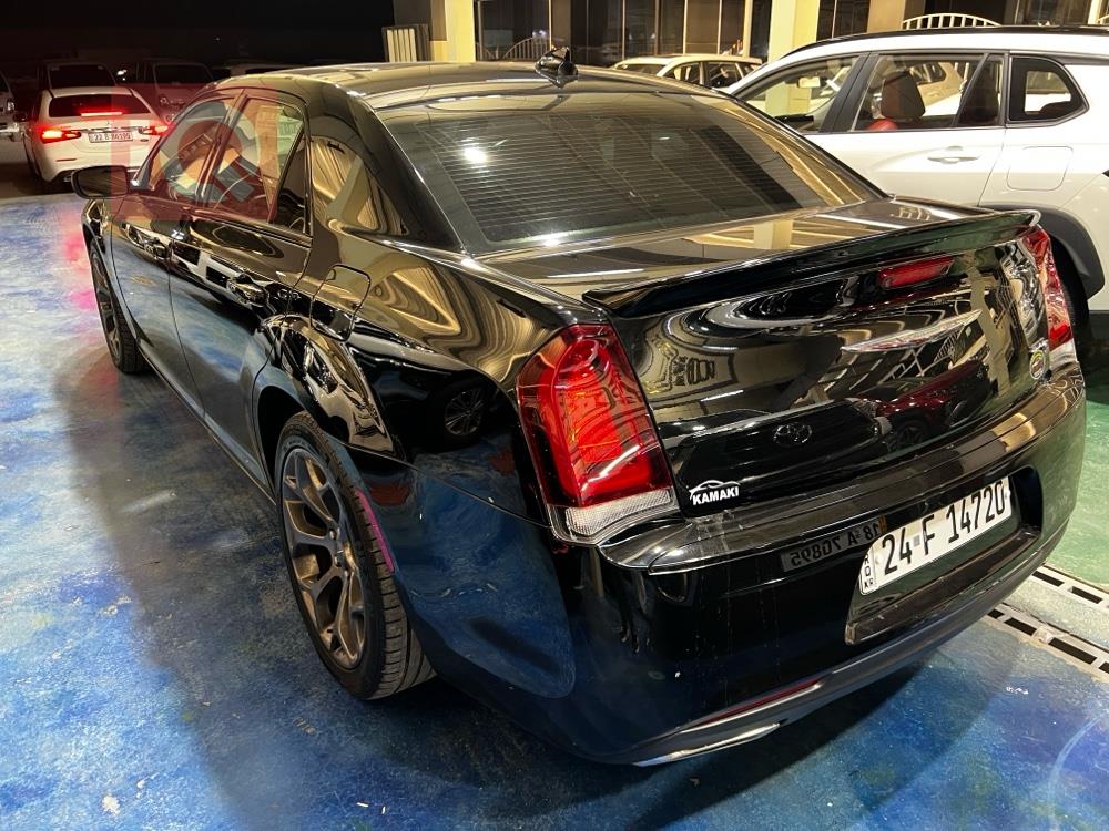 کرایسلەر 300